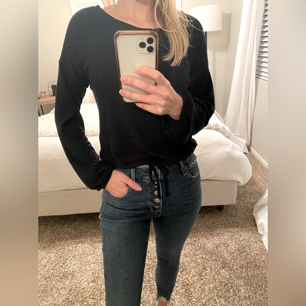 Black long sleeve light sweater with tie